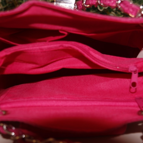 pink handbag and yellow handbag - Picture 3 of 8